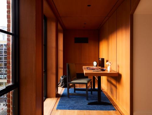 Attic Suite Desk Room 752