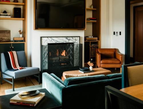 Living area of Shinola Hotel room