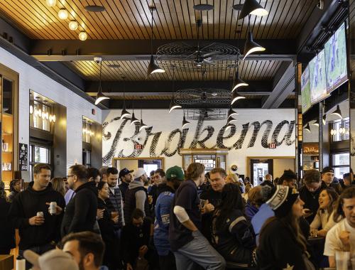 A crowd of people in the Brakeman