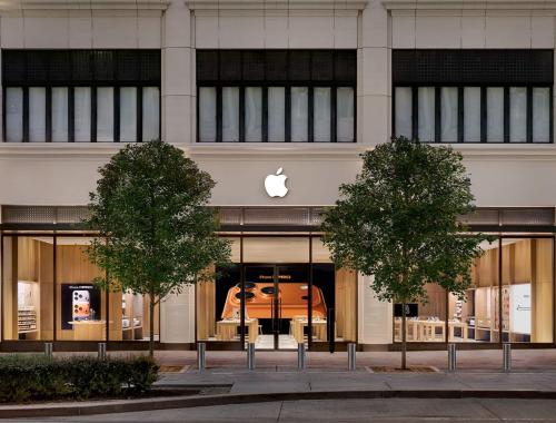 Apple store in Downtown Detroit 