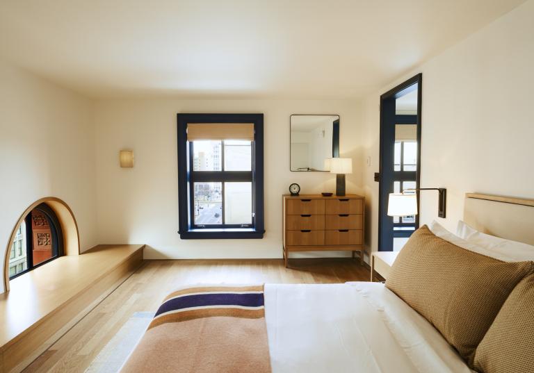 Attic Suite Bed Room 752