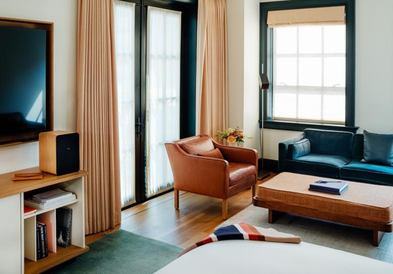 Den King Terrace Living Area 