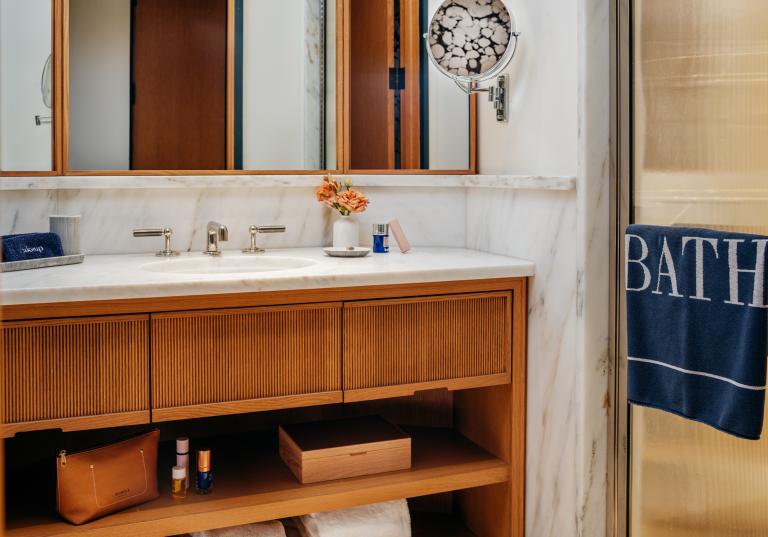 Den King Bathroom