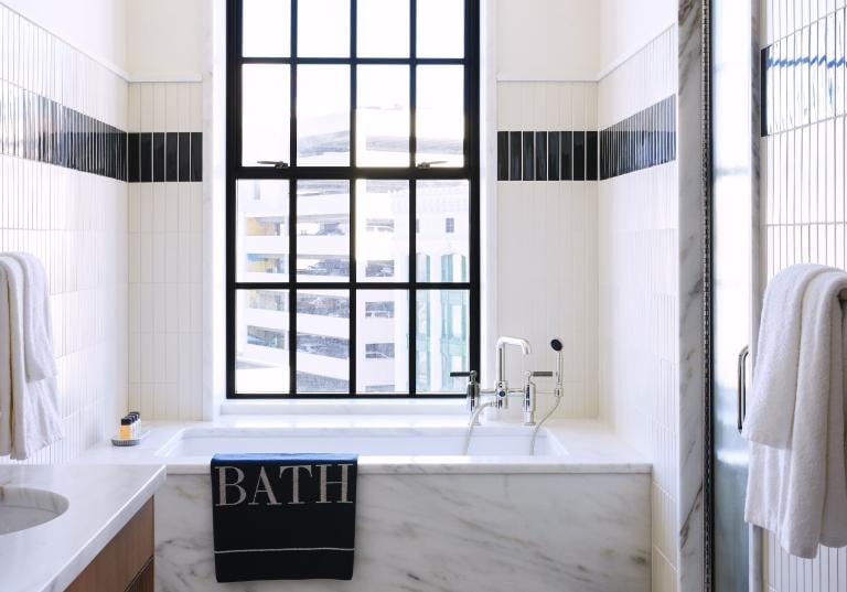 Gallery King Bathroom