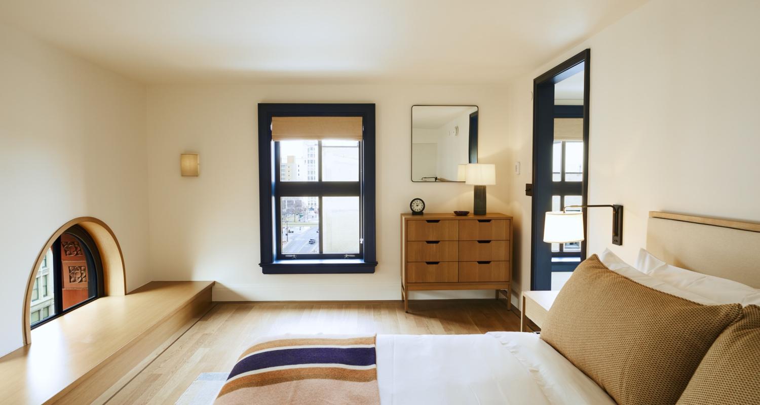 Attic Suite Bed Room 752