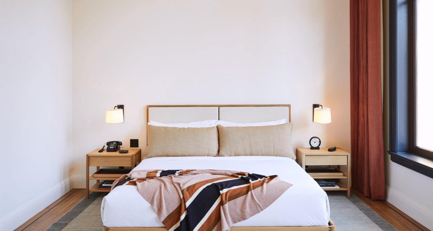 Gallery King Bed