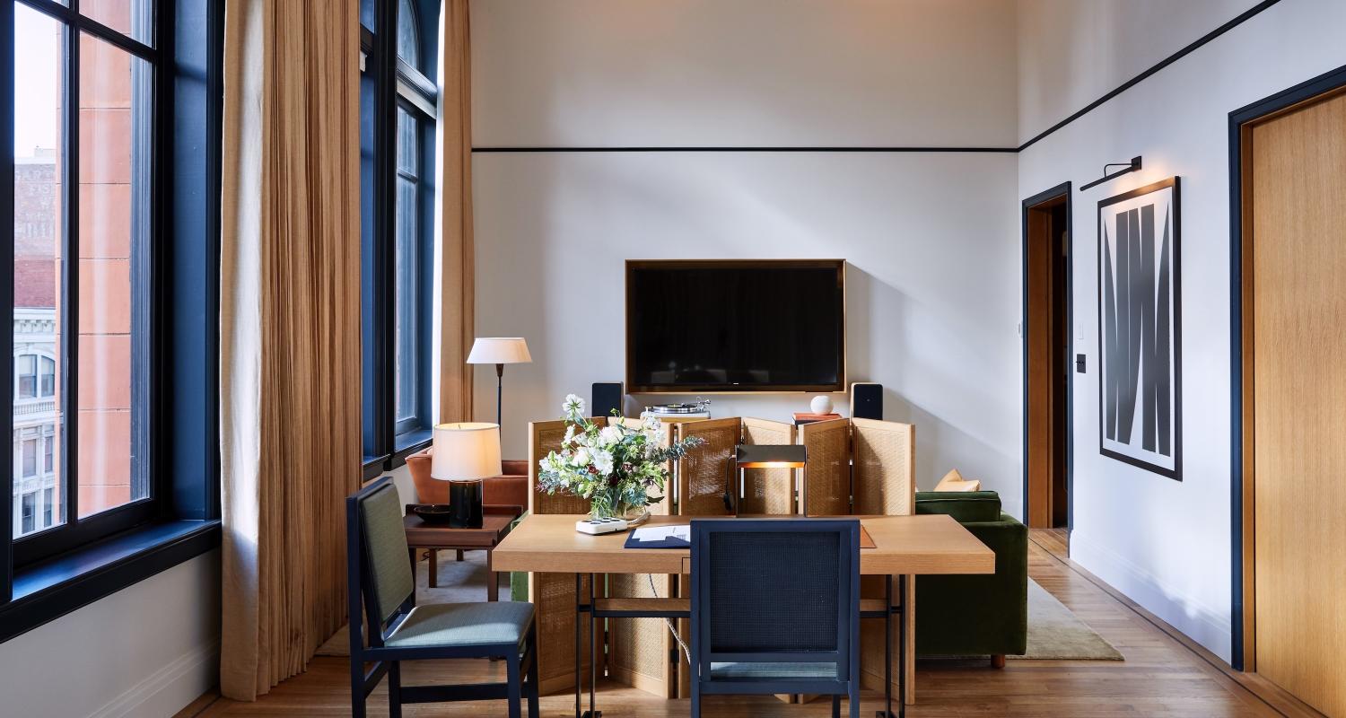Gallery King Desk