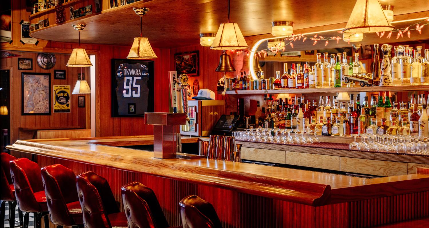 Ray's Hometown Bar